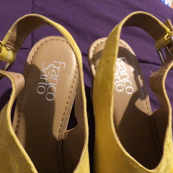New Yellow Suede Franco Sarto Wedges 7.5 - Picture 3 of 6